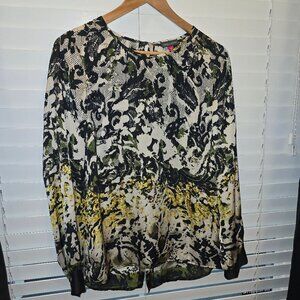 VINCE CAMUTO Blouse Size PM (petit modele - French for small)